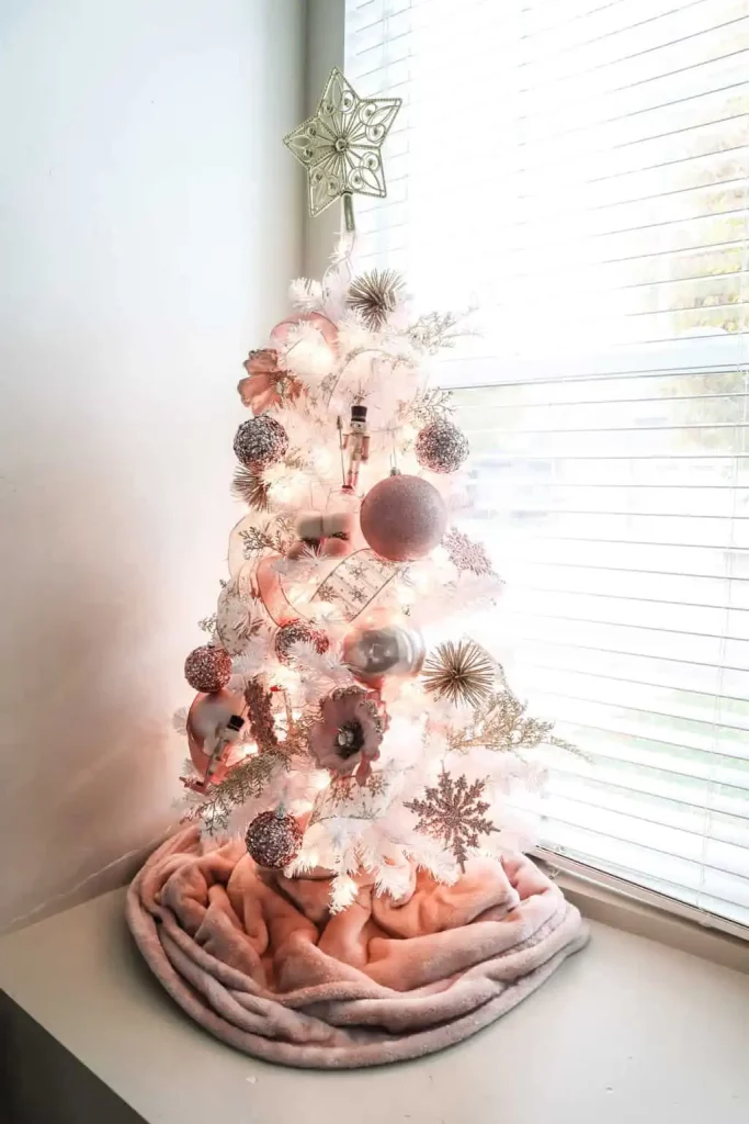 how to decorate your babys nursery for christmas on a budget