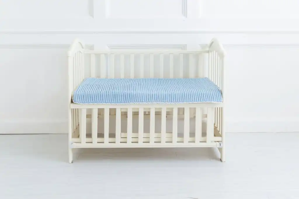 little cribs, big comfort: finding the best mini cribs for your bundle of joy