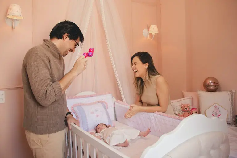 how to get a baby to sleep in  crib: your ultimate guide